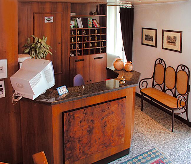 Hotel Aurora Тревизо Екстериор снимка