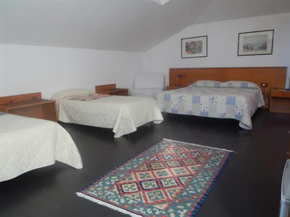Hotel Aurora Тревизо Екстериор снимка
