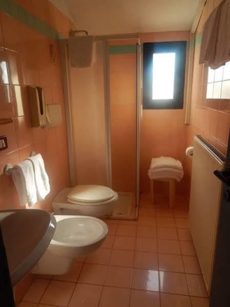 Hotel Aurora Тревизо Екстериор снимка